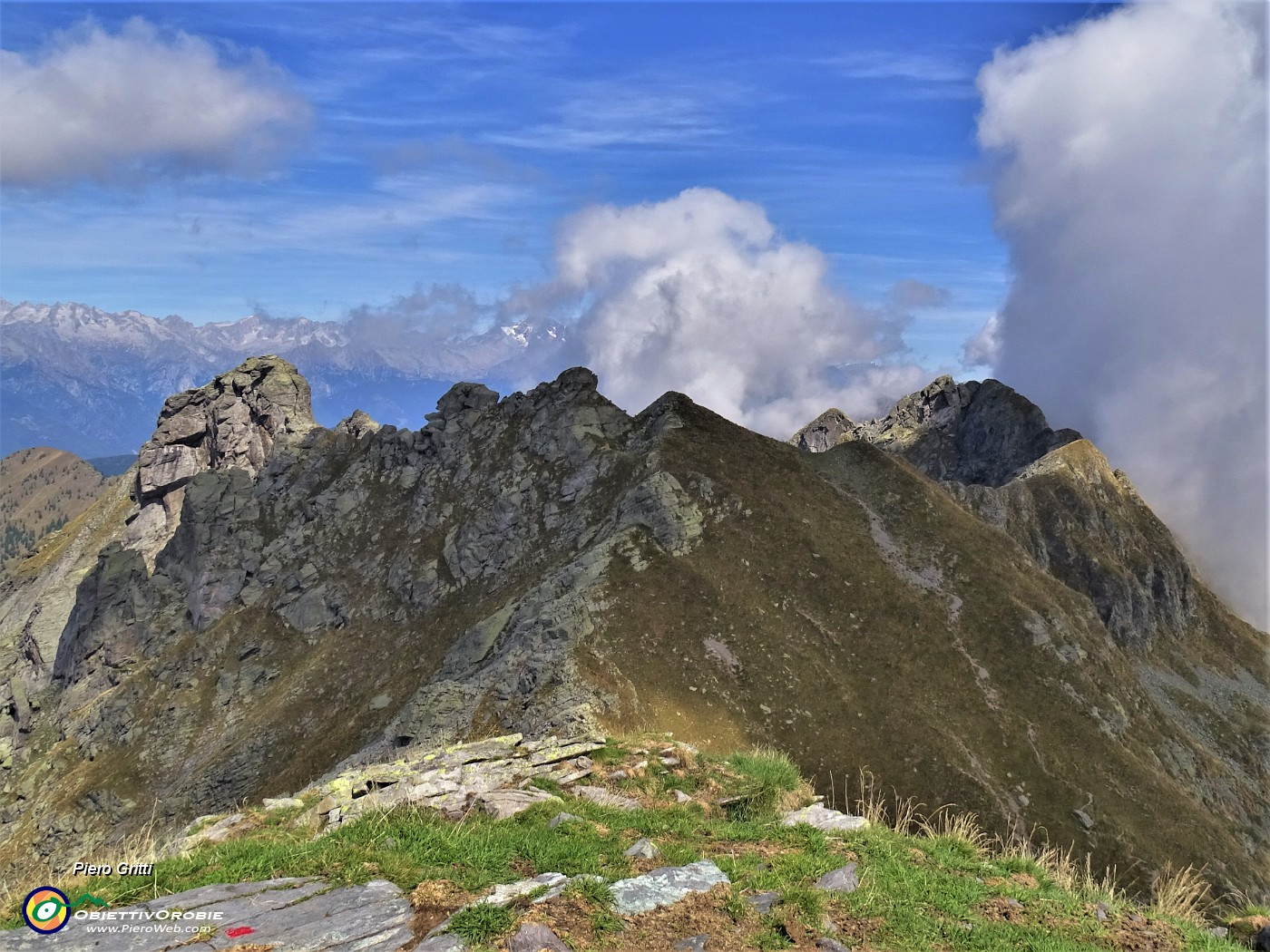 60 Dirimpettaie al Valletto le tre cime del Monte Ponteranica.JPG